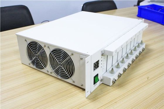 Καλή τιμή Κυλινδρικό PC ελεγκτών 5V 3A 8CH δαπανών και απαλλαγής 18650 μπαταριών Presmatic ελεγχόμενο σε απευθείας σύνδεση