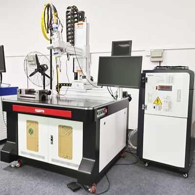 Καλή τιμή 2000w μηχανή συγκόλλησης λέιζερ μπαταριών, κυλινδρικός εξοπλισμός συνελεύσεων κυττάρων σακουλών σε απευθείας σύνδεση